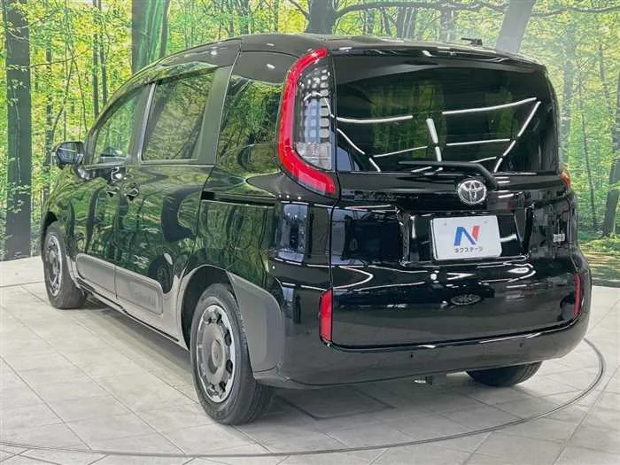 Toyota Sienta 2023 — миниатюра 3