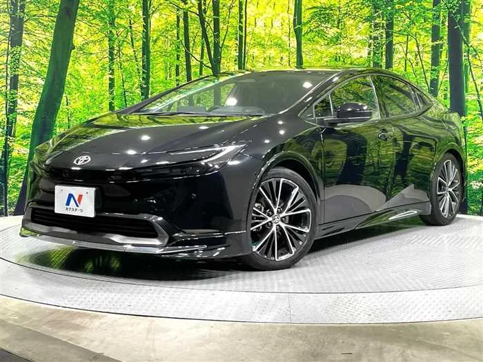 Toyota Prius 2023 — фото 1, купить с доставкой в Москву