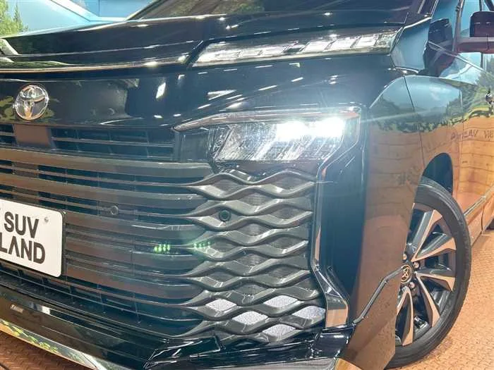 Toyota Voxy 2022 — миниатюра 5
