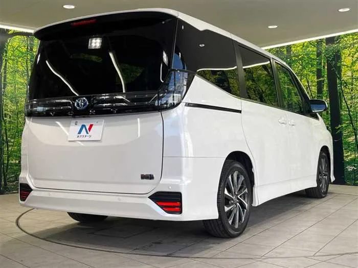 Toyota Voxy 2022 — миниатюра 5