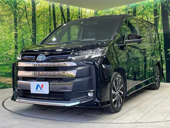 Toyota Noah 2023 — миниатюра 2