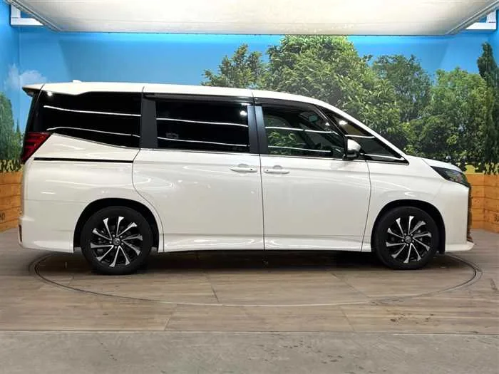 Toyota Noah 2023 — миниатюра 3