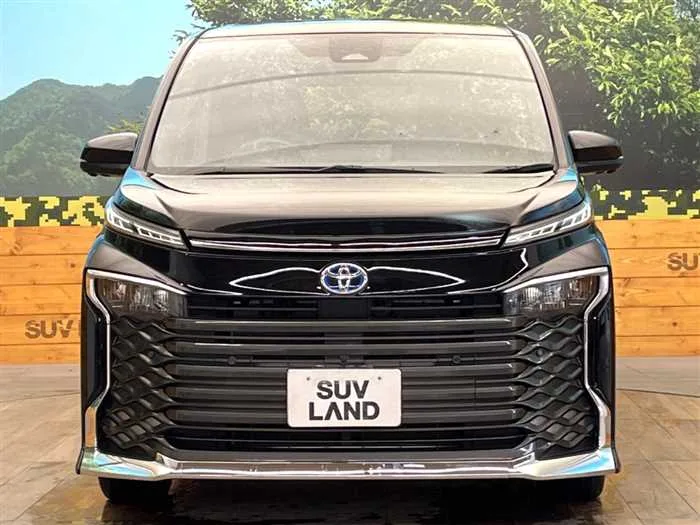 Toyota Voxy 2023 — миниатюра 3