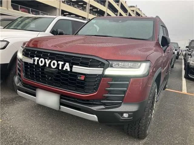 Toyota Land Cruiser GRSport 2023 — фото 1, купить с доставкой в Москву