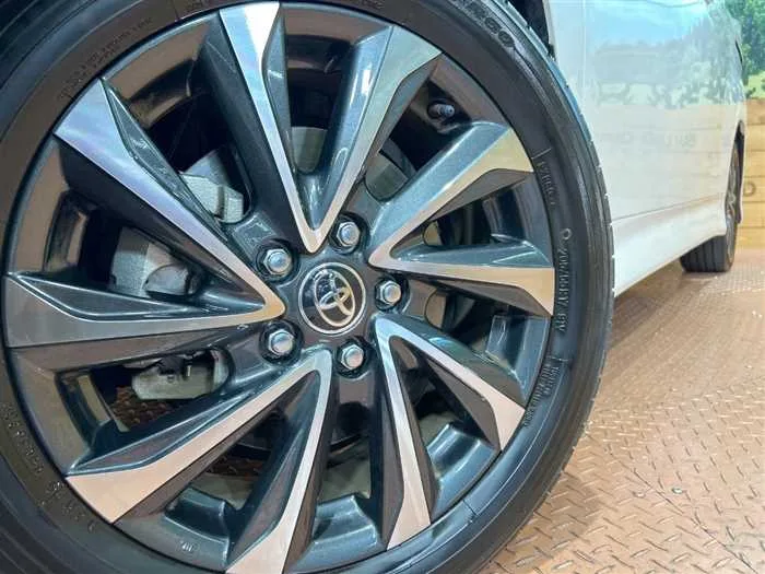 Toyota Voxy 2023 — миниатюра 5