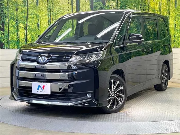 Toyota Noah 2024 — фото 1, купить с доставкой в Москву