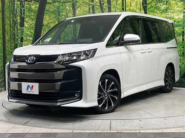 Toyota Noah 2024 — фото 1, купить с доставкой в Москву