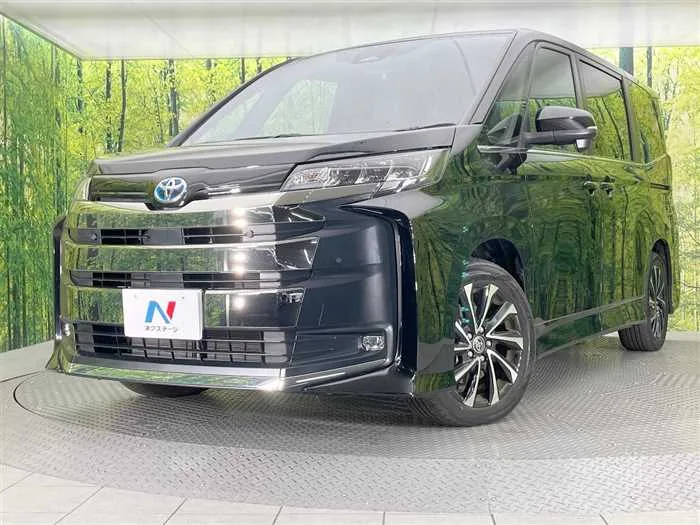 Toyota Noah 2024 — фото 1, купить с доставкой в Москву