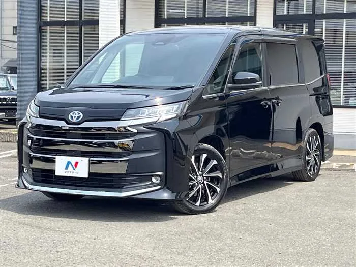 Toyota Noah 2024 — фото 1, купить с доставкой в Москву