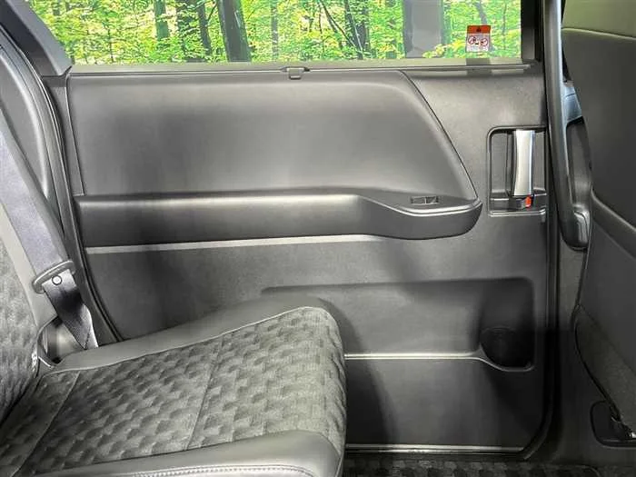 Toyota Voxy 2024 — миниатюра 5