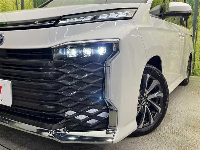 Toyota Voxy 2025 — миниатюра 3