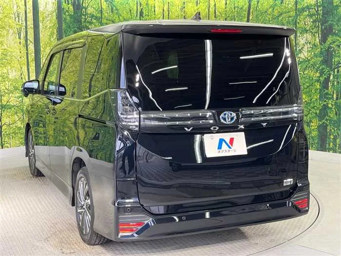 Toyota Voxy 2025 — миниатюра 3