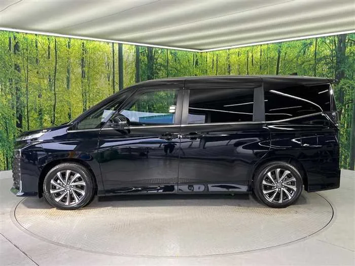 Toyota Voxy 2025 — миниатюра 5