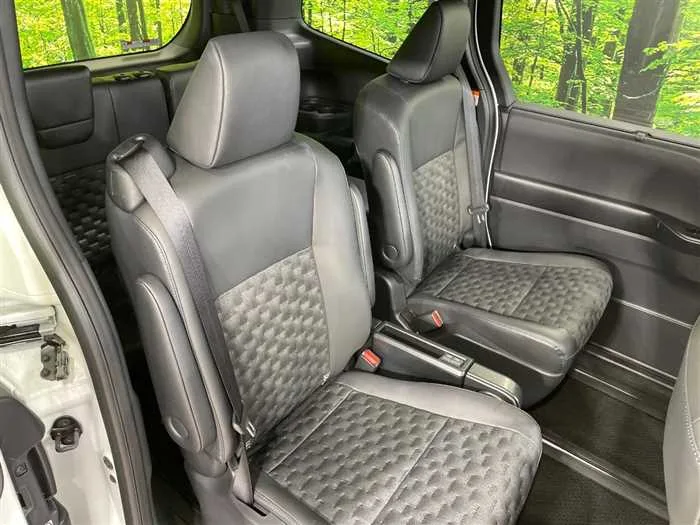 Toyota Voxy 2025 — миниатюра 5
