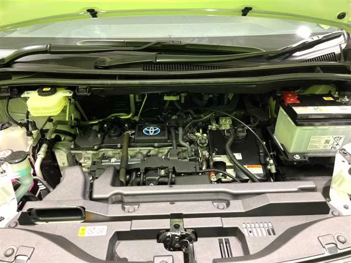 Toyota Voxy 2025 — миниатюра 2