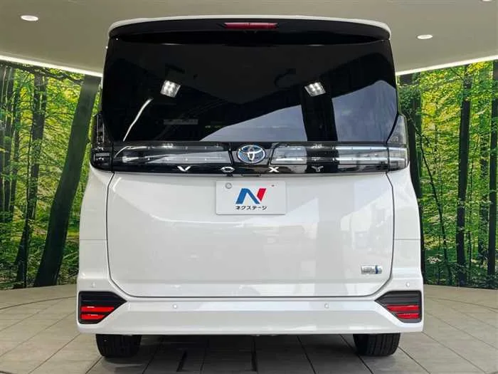 Toyota Voxy 2025 — миниатюра 3