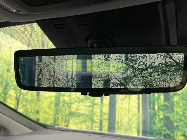 Toyota Prius 2023 — миниатюра 2