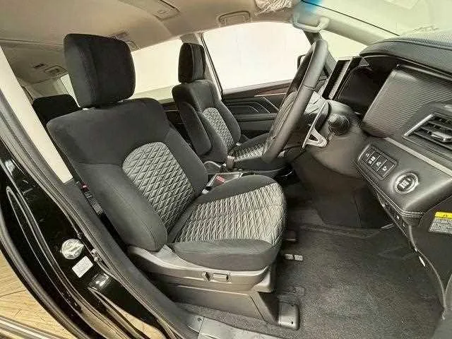 Mitsubishi Delica D:5 2025 — миниатюра 2