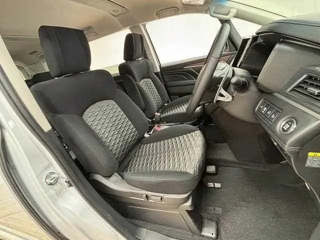 Mitsubishi Delica D:5 2025 — миниатюра 2