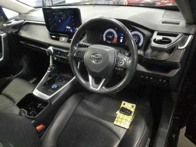 Toyota RAV4 2023 — миниатюра 3