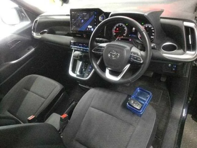 Toyota Noah 2023 — миниатюра 3