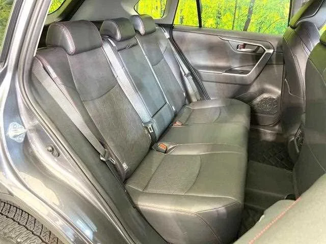 Toyota RAV4 2023 — миниатюра 3