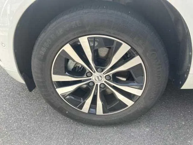 Volvo XC60 2022 — миниатюра 3