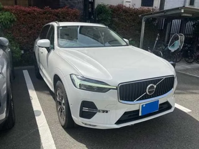 Volvo XC60 2022 — фото 1, купить с доставкой в Москву