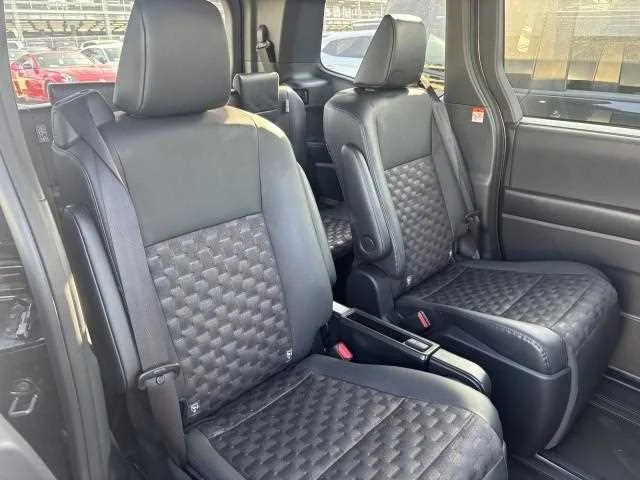 Toyota Voxy 2024 — миниатюра 5
