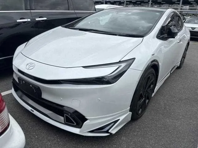Toyota Prius 2023 — фото 1, купить с доставкой в Москву