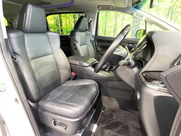 Toyota Alphard 2022 — миниатюра 3
