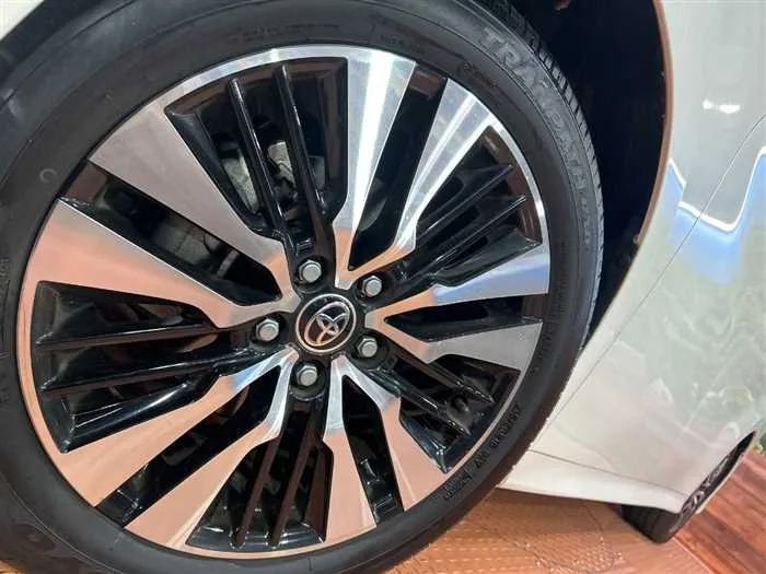 Toyota Alphard 2023 — миниатюра 3