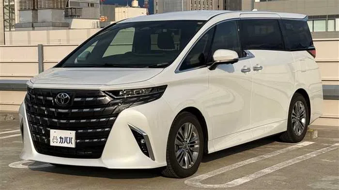 Toyota Alphard Z 2024 — фото 1, купить с доставкой в Москву