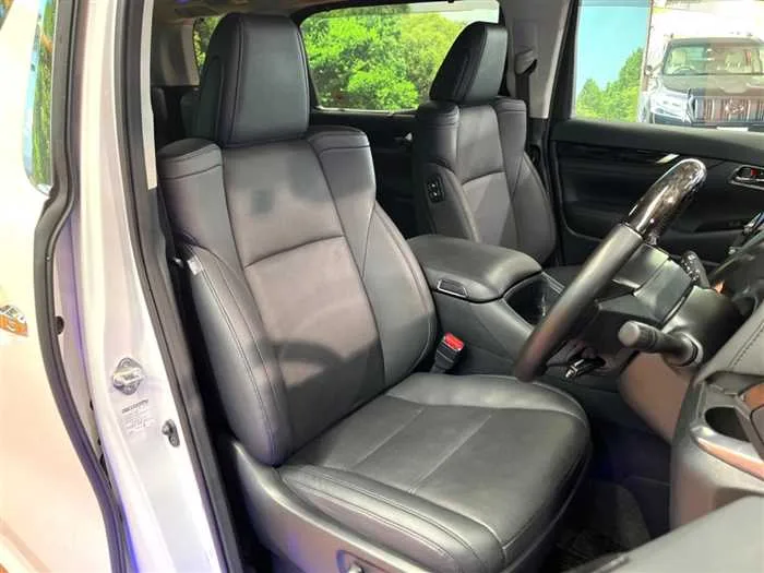 Toyota Alphard 2023 — миниатюра 3