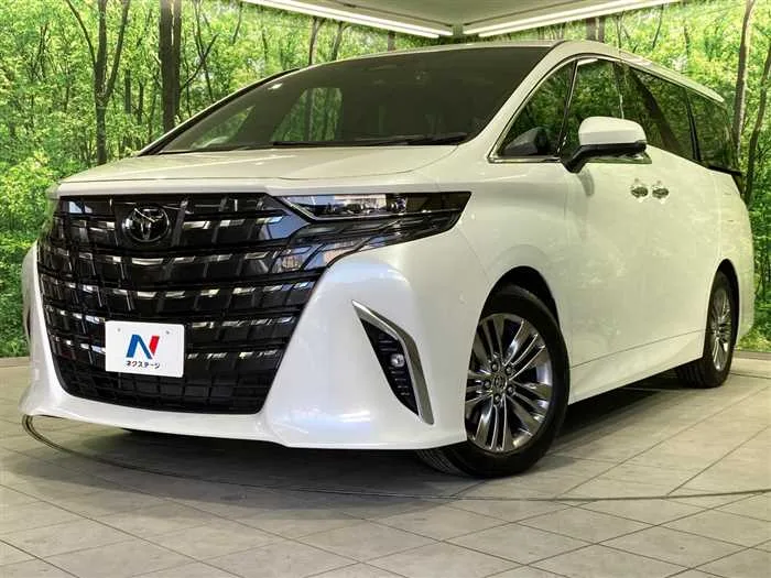 Toyota Alphard 2024 — фото 1, купить с доставкой в Москву