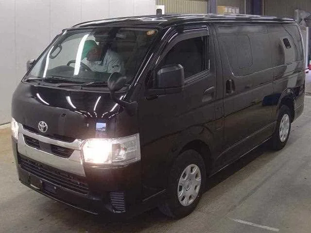 Toyota Hiace Van 2023 — фото 1, купить с доставкой в Москву