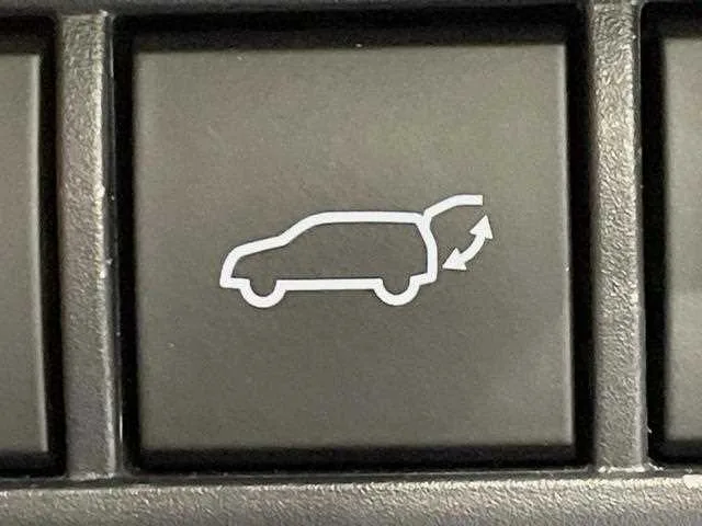 Toyota Prius 2023 — миниатюра 5