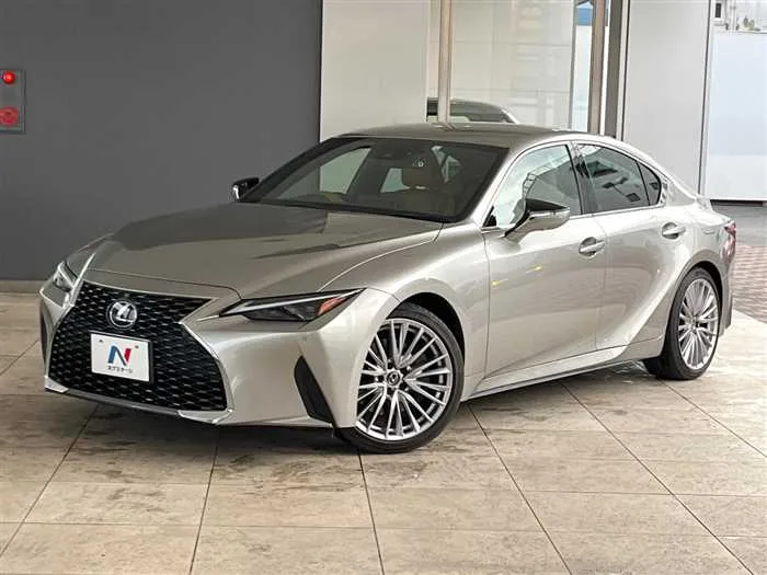 Lexus IS 2023 — фото 1, купить с доставкой в Москву