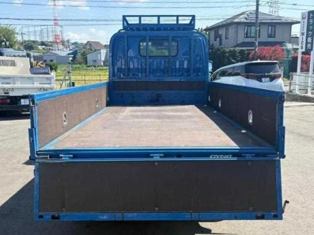Hino Dutro 2023 — миниатюра 3