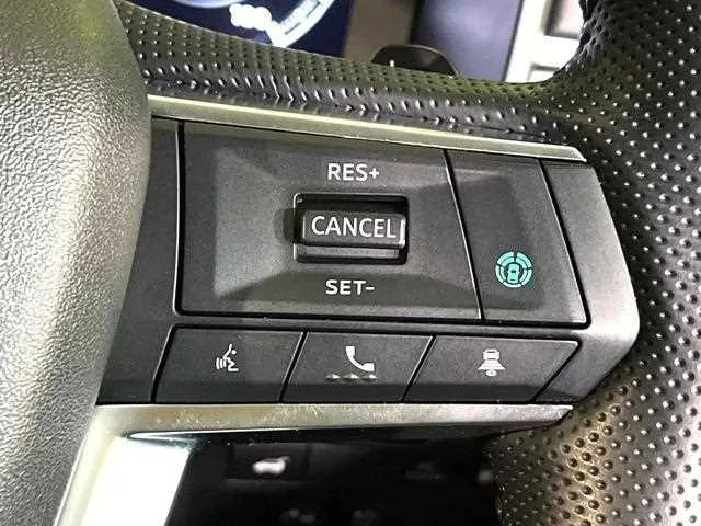 Mitsubishi Outlander 2023 — миниатюра 4