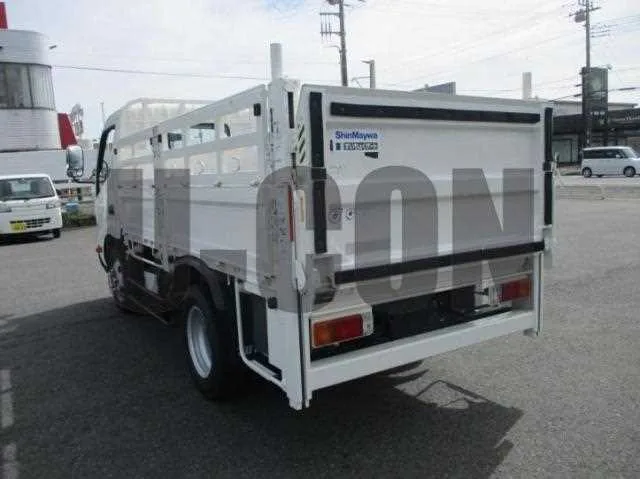 Hino Dutro 2022 — миниатюра 2