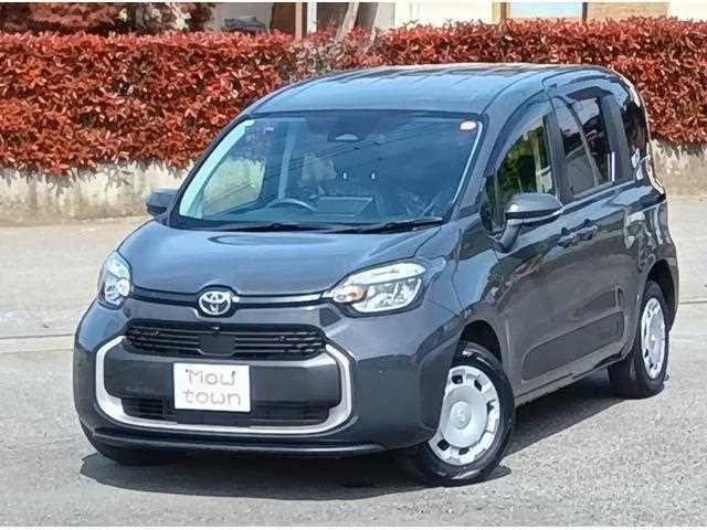 Toyota Sienta 2024 — фото 1, купить с доставкой в Москву