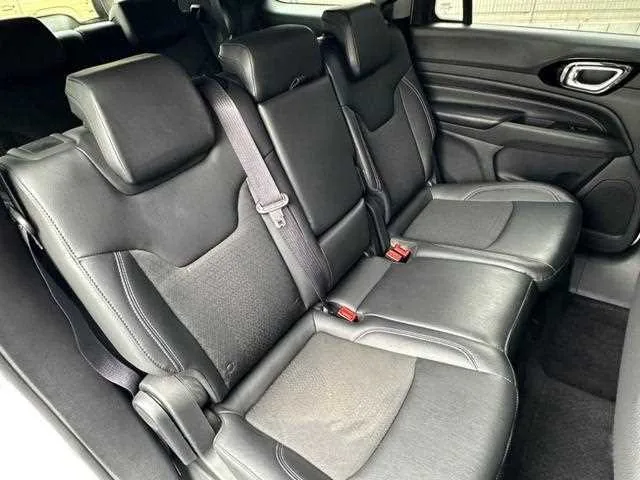 Jeep Commander 2023 — миниатюра 2
