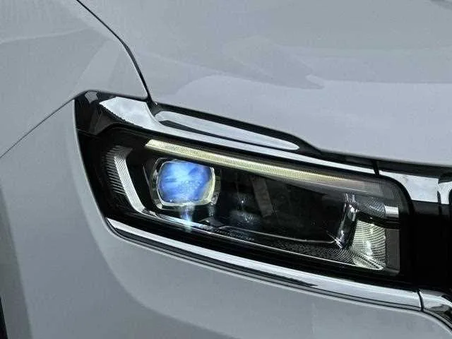 Jeep Commander 2023 — миниатюра 3