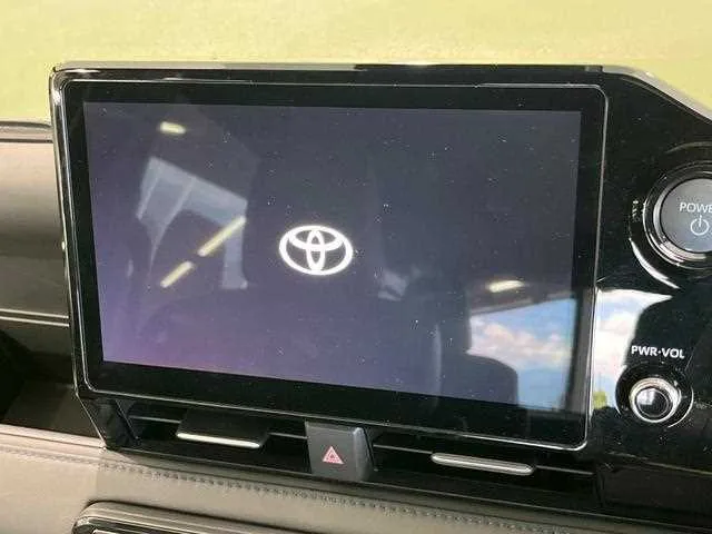 Toyota Voxy 2025 — миниатюра 2