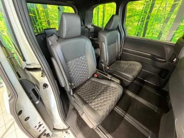 Toyota Voxy 2025 — миниатюра 3