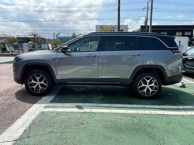Jeep Commander 2024 — миниатюра 3