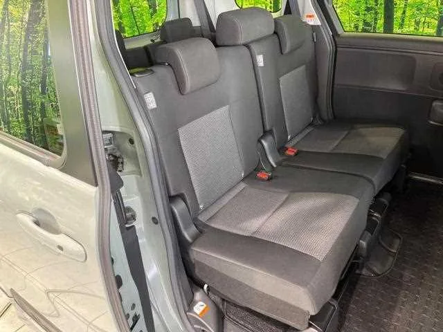 Toyota Sienta 2022 — миниатюра 3