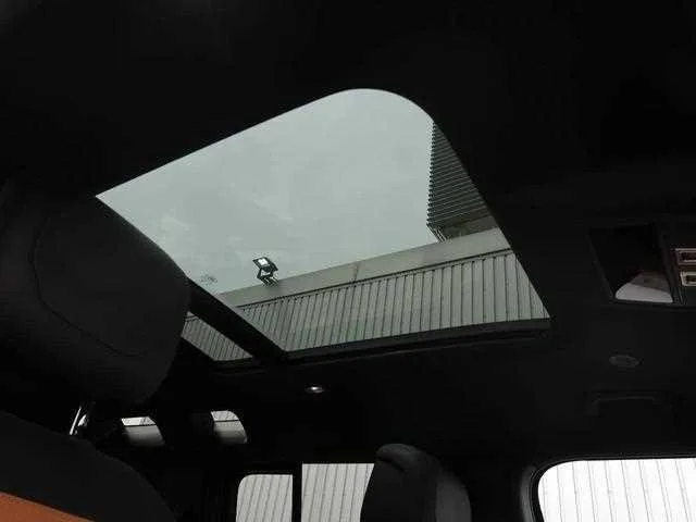 Land Rover Defender 2023 — миниатюра 4