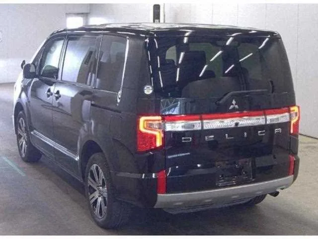 Mitsubishi Delica D:5 2023 — миниатюра 2